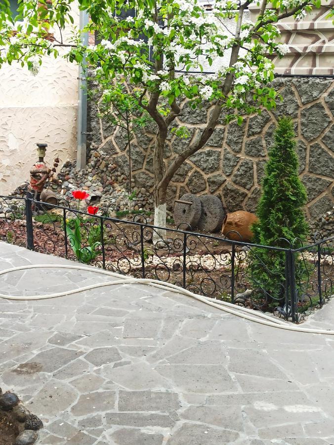 Посуточный Гостевой Дом Gyumri Ngoại thất bức ảnh