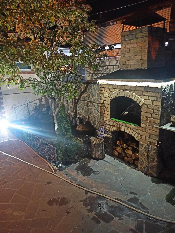 Посуточный Гостевой Дом Gyumri Ngoại thất bức ảnh