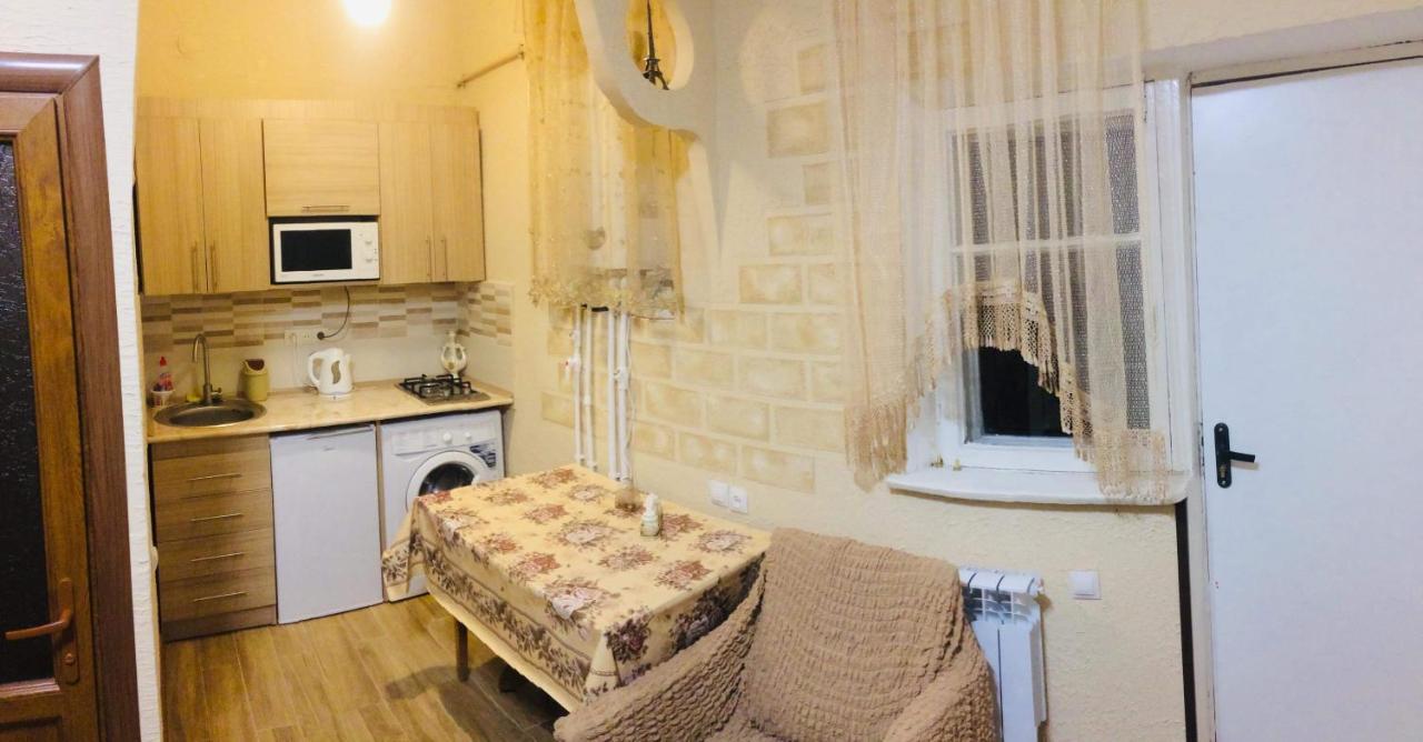 Посуточный Гостевой Дом Gyumri Ngoại thất bức ảnh